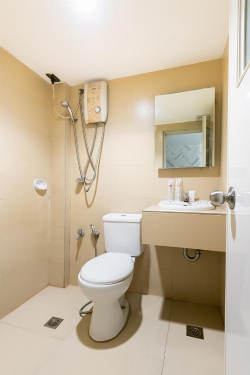 OYO 191 Paradise Apartelle image 23